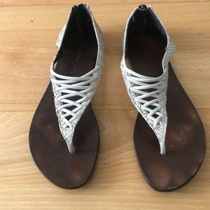 Stylish 6 1/2 size Elizabeth & James cream sandals